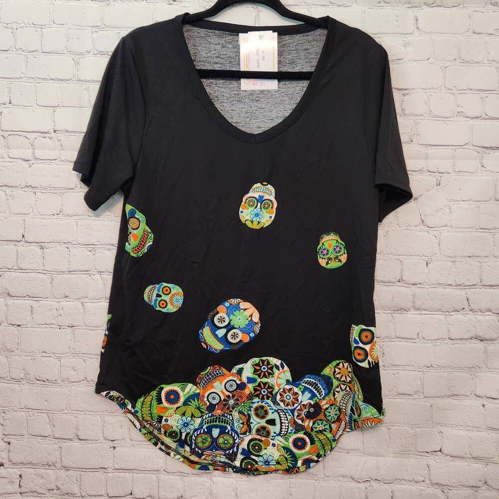 NWT LulaRoe Iris‎ Black Sugar Skull Halloween Short Sleeve Top Women's S